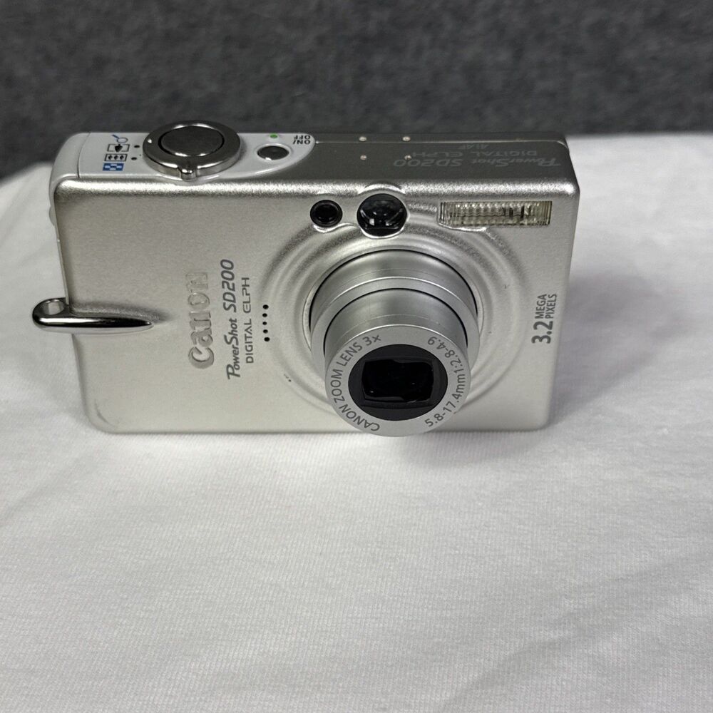 Canon PowerShot SD200 Digital Elph 3.2 Mega Pixel Tested W/Battery Camera